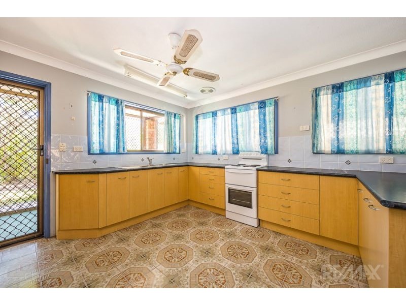 26 Whiting Street, Beachmere QLD 4510