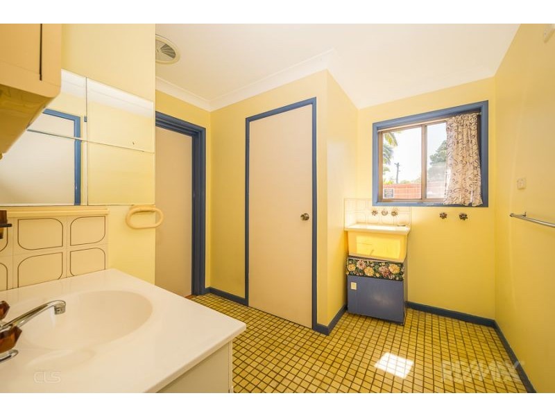 26 Whiting Street, Beachmere QLD 4510