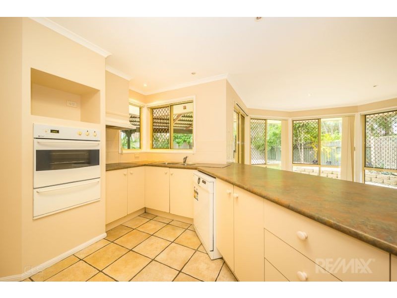 25-27 Smout Crt, Sandstone Point QLD 4511
