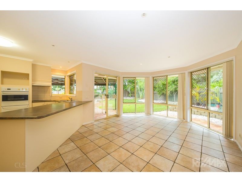 25-27 Smout Crt, Sandstone Point QLD 4511