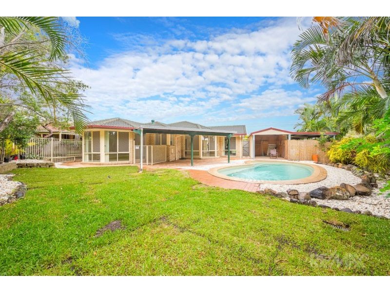 25-27 Smout Crt, Sandstone Point QLD 4511