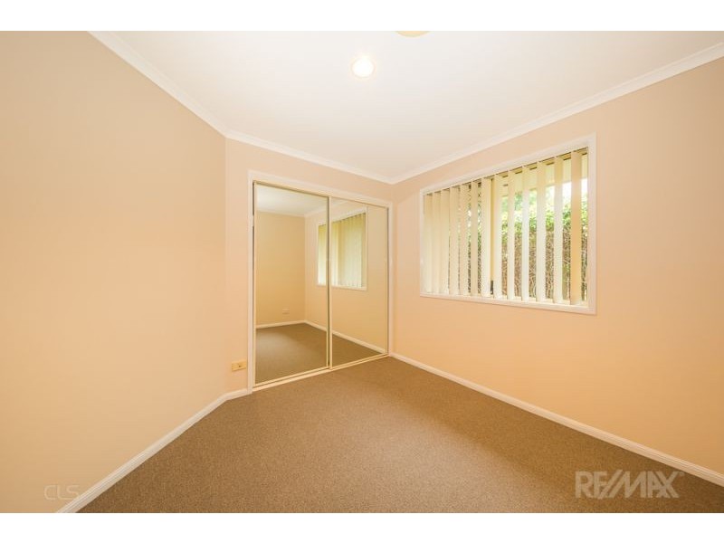 25-27 Smout Crt, Sandstone Point QLD 4511