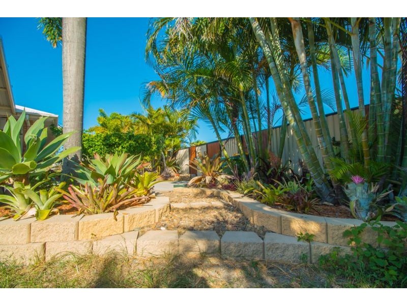 1 Sole Place, Sandstone Point QLD 4511
