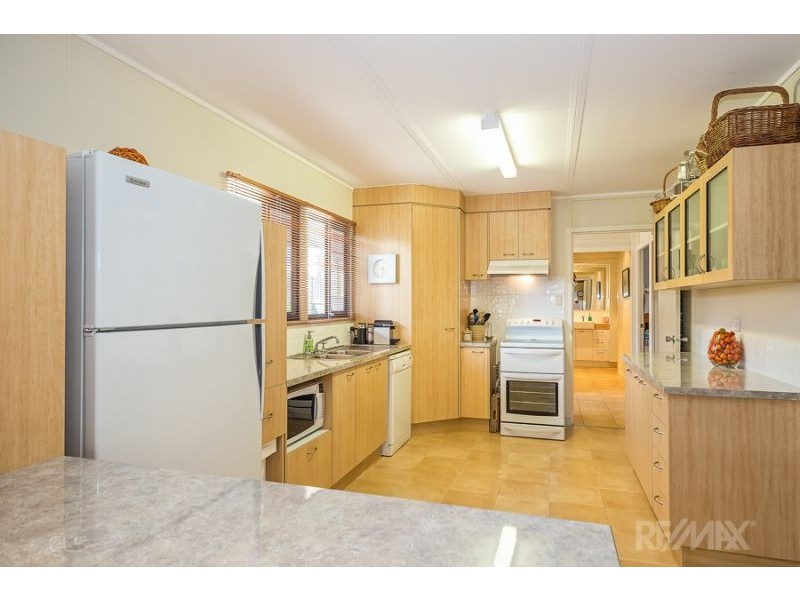 34 Ford Street, Bongaree QLD 4507