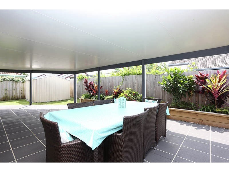 11 Quarterdeck Drive, Banksia Beach QLD 4507
