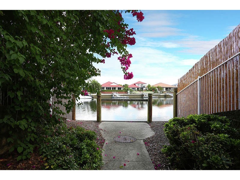 11 Quarterdeck Drive, Banksia Beach QLD 4507