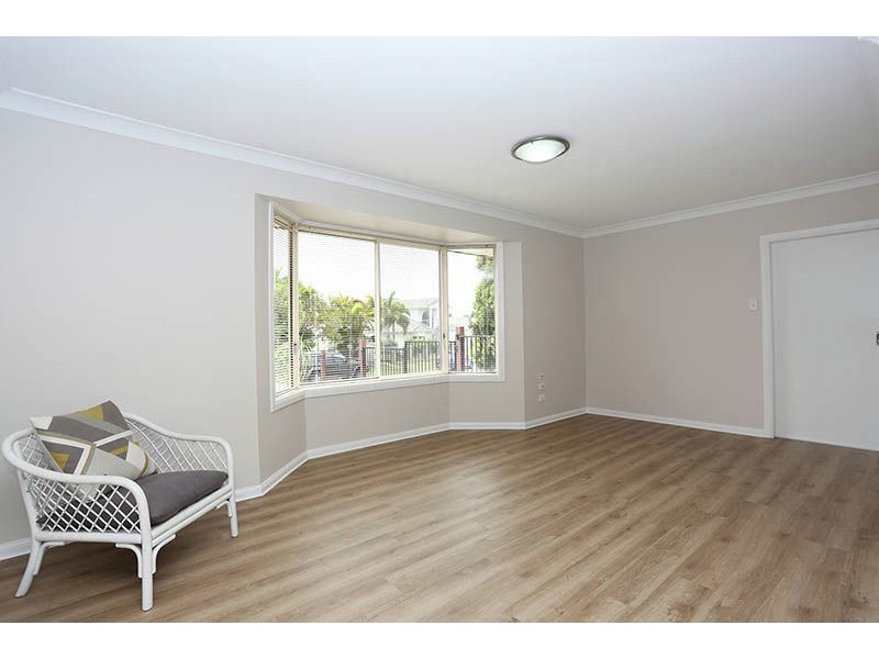 8 Headsail Drive, Banksia Beach QLD 4507