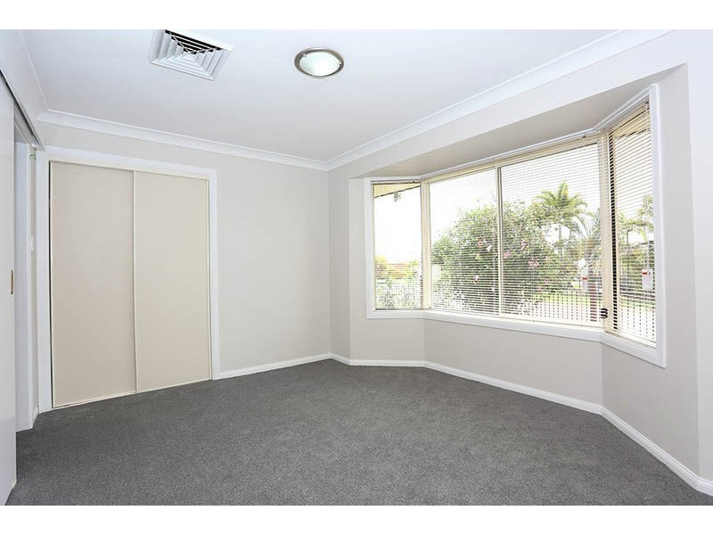 8 Headsail Drive, Banksia Beach QLD 4507