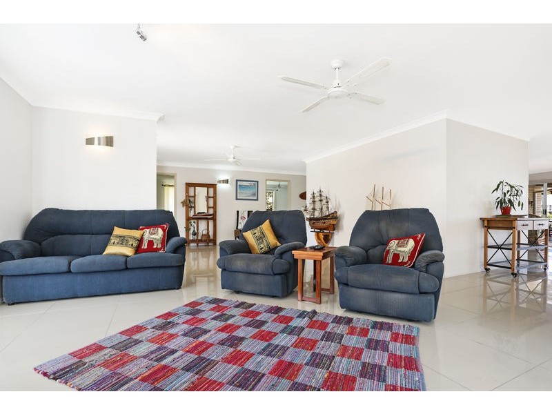 5 Tasman Court, Banksia Beach QLD 4507