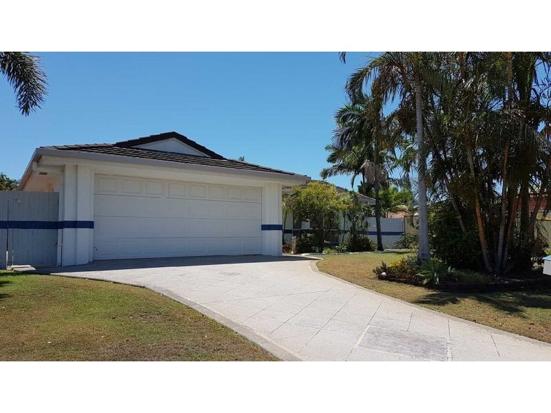 41 Topsail Cct, Banksia Beach QLD 4507