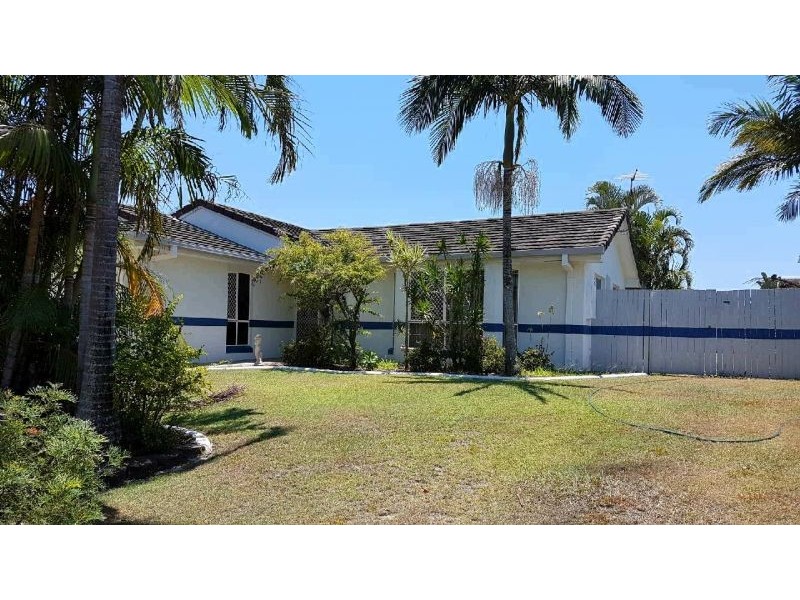 41 Topsail Cct, Banksia Beach QLD 4507