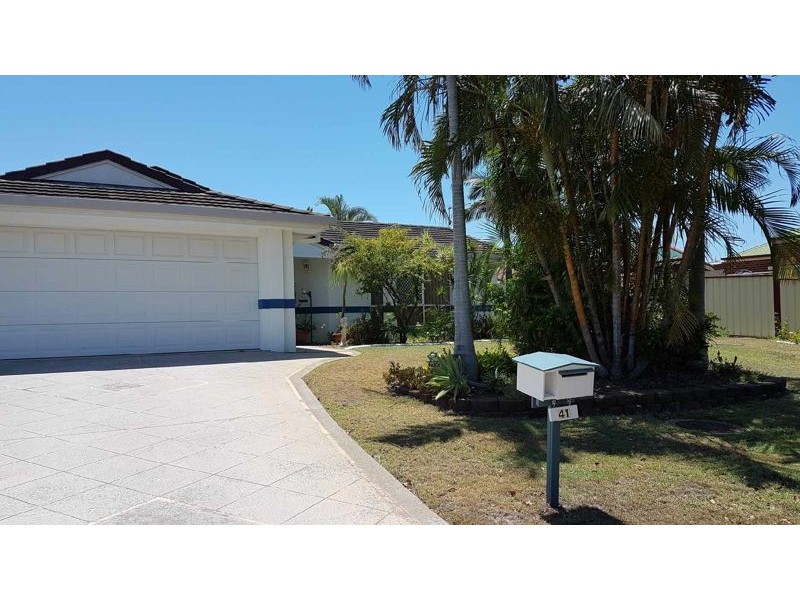 41 Topsail Cct, Banksia Beach QLD 4507