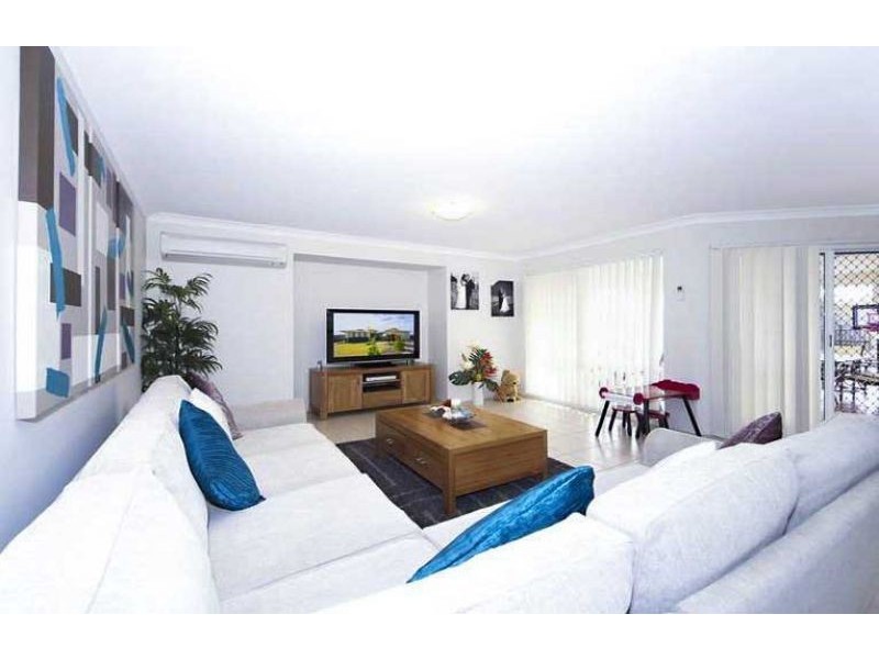 17 Whitehaven Place, Banksia Beach QLD 4507