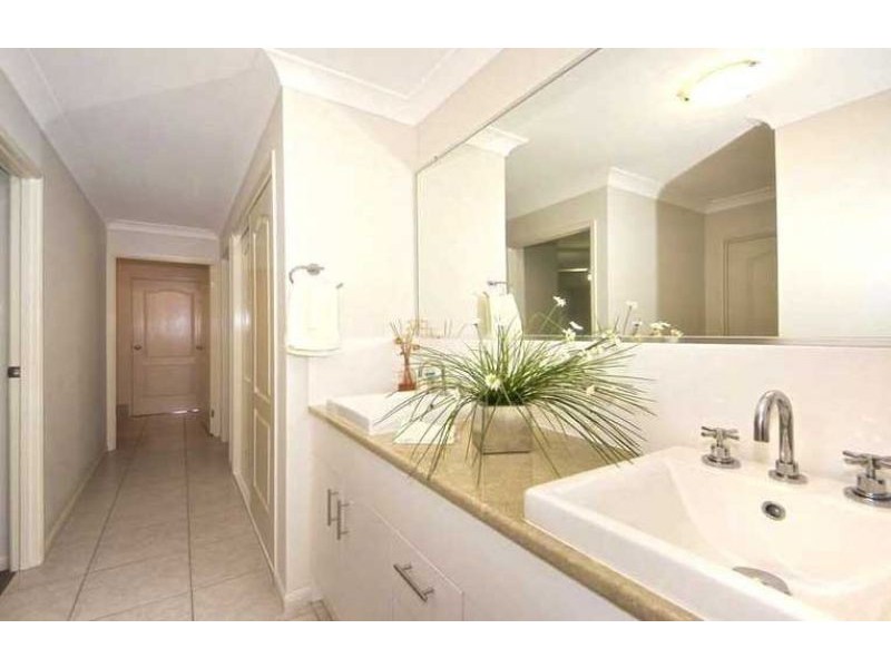17 Whitehaven Place, Banksia Beach QLD 4507