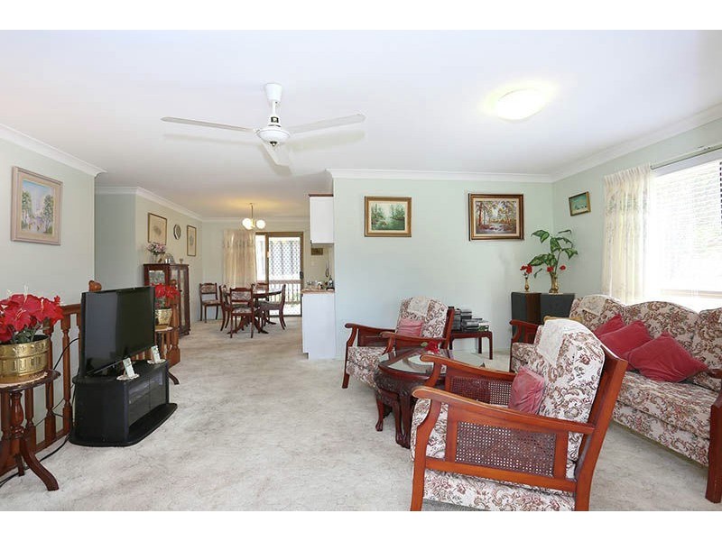 18 Howard Court, Sandstone Point QLD 4511