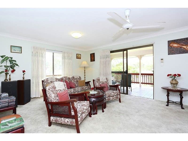 18 Howard Court, Sandstone Point QLD 4511