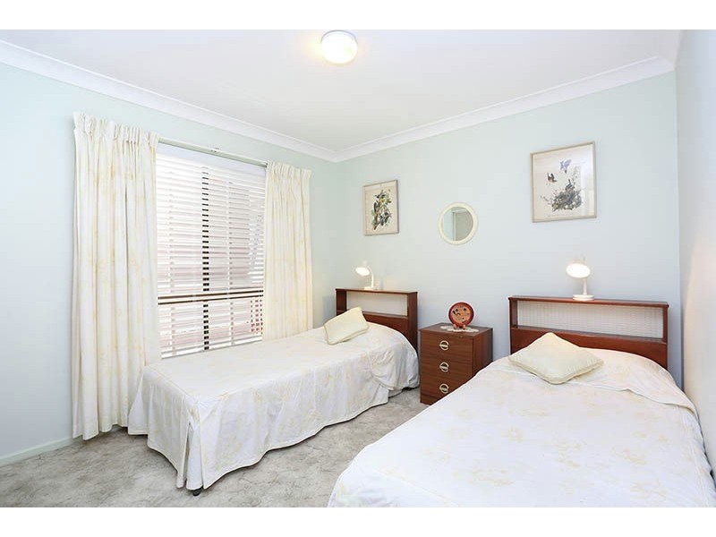 18 Howard Court, Sandstone Point QLD 4511