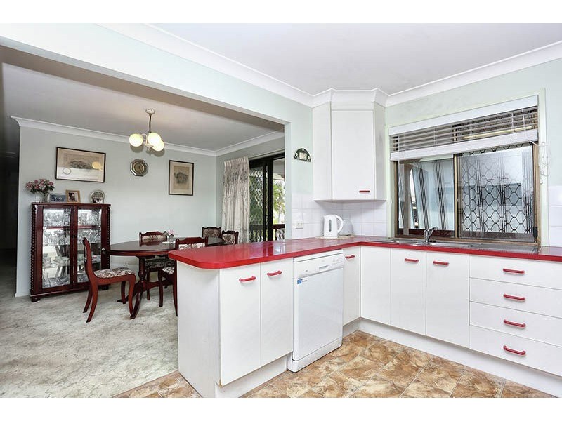 18 Howard Court, Sandstone Point QLD 4511