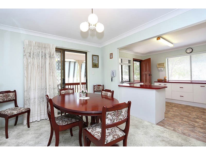 18 Howard Court, Sandstone Point QLD 4511