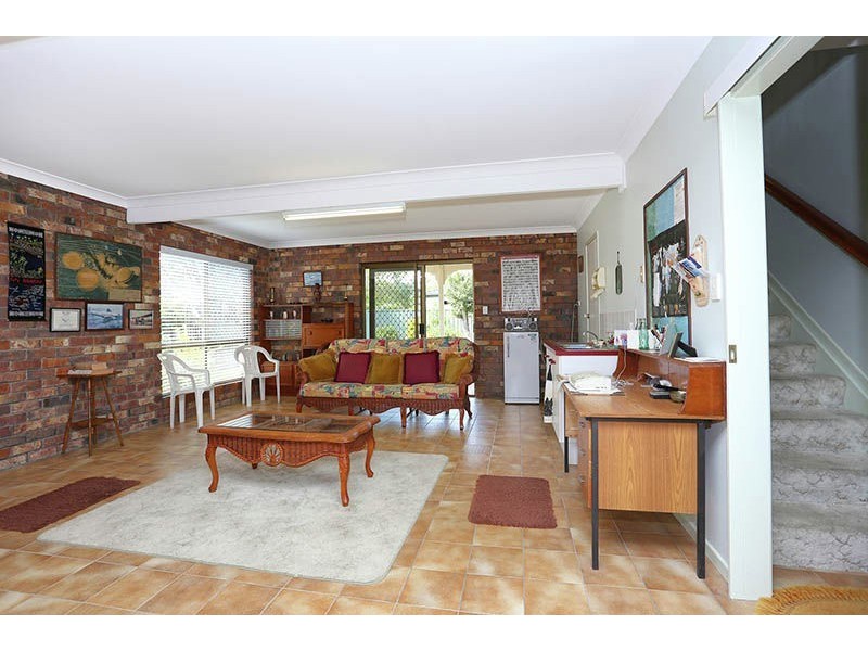 18 Howard Court, Sandstone Point QLD 4511