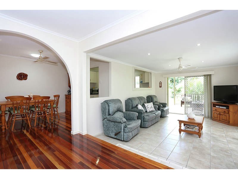 24 Cotswold Street, Morayfield QLD 4506