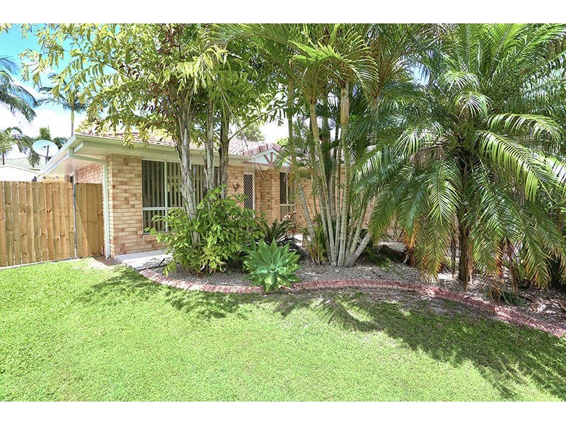 143 Bestman Road East, Sandstone Point QLD 4511