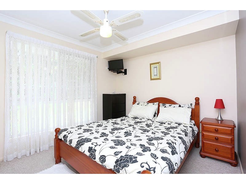 143 Bestman Road East, Sandstone Point QLD 4511