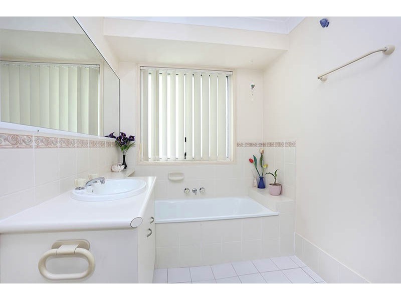 143 Bestman Road East, Sandstone Point QLD 4511