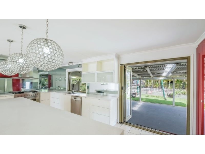 21 Sunny Court, Ningi QLD 4511