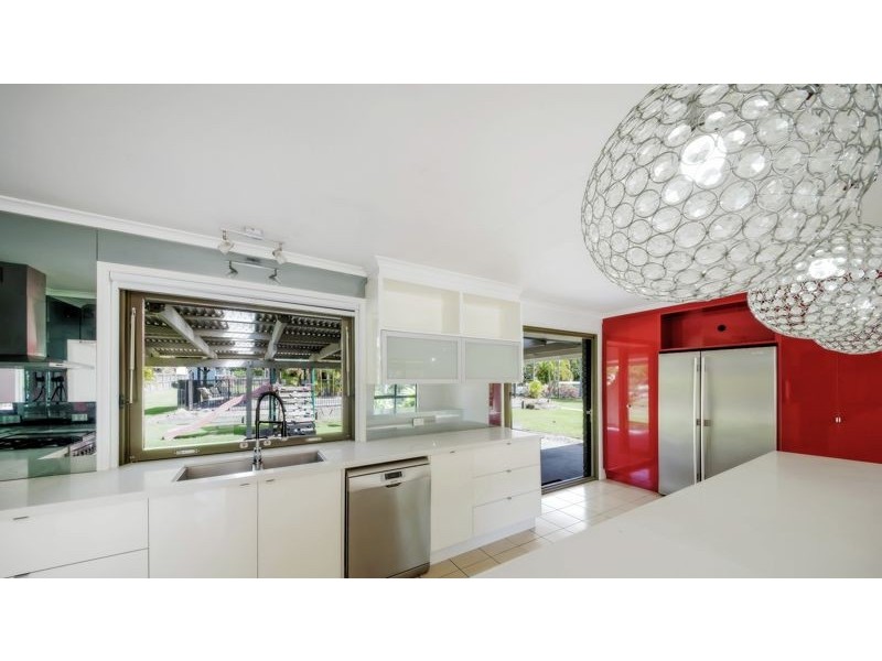 21 Sunny Court, Ningi QLD 4511