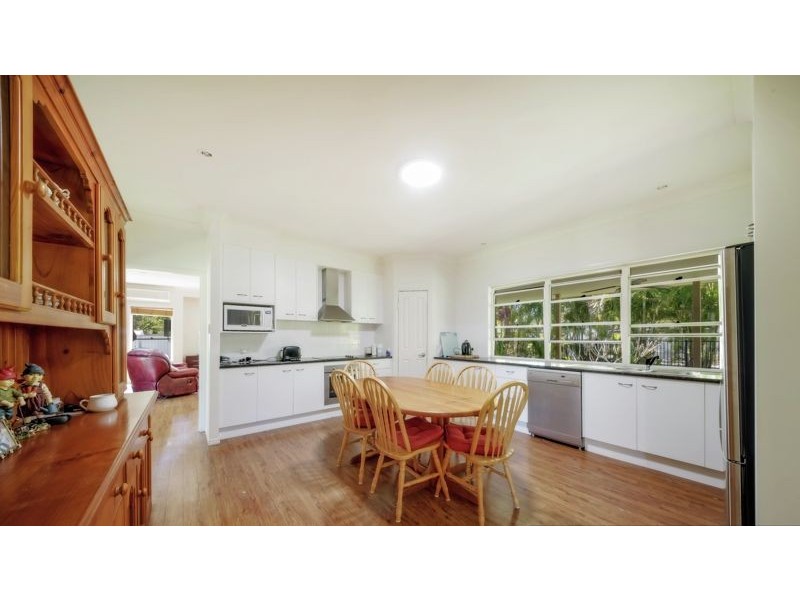 21 Sunny Court, Ningi QLD 4511
