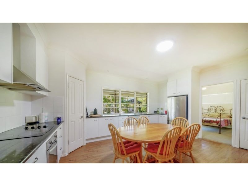 21 Sunny Court, Ningi QLD 4511