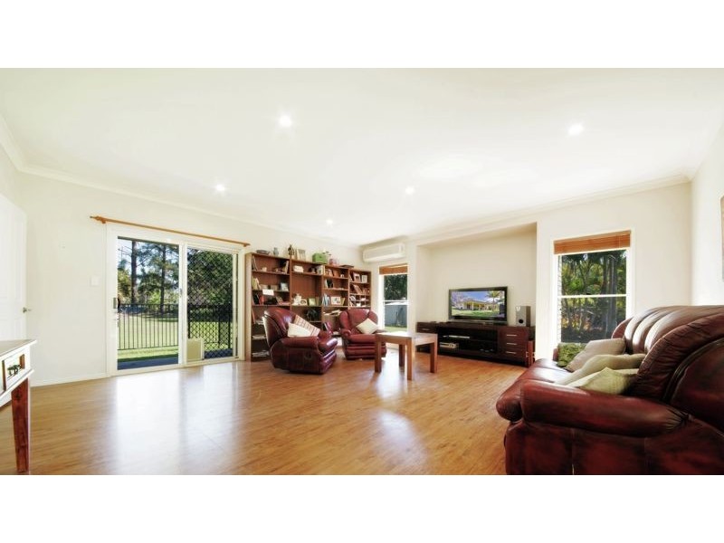 21 Sunny Court, Ningi QLD 4511