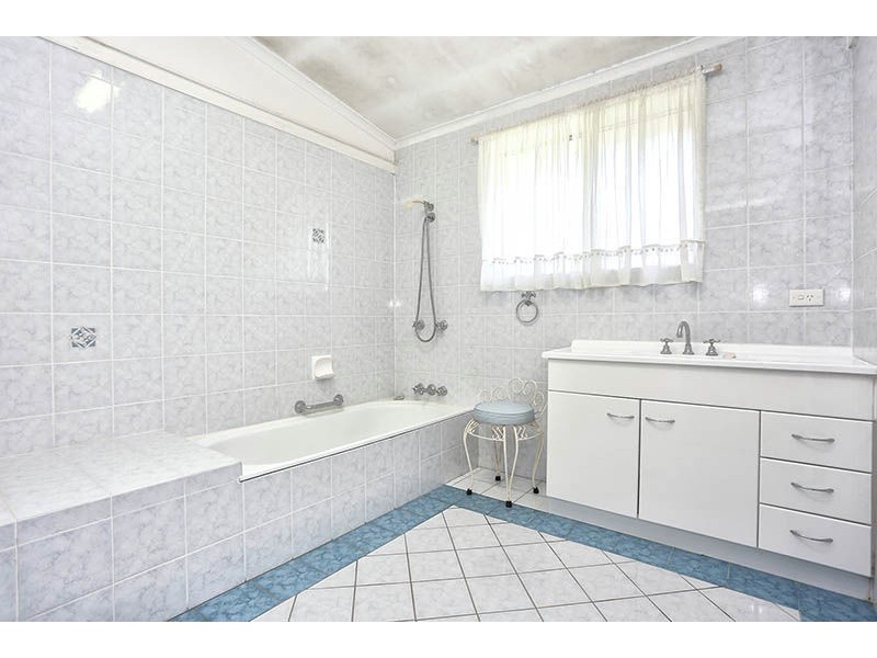 15 Cumming Street, Bongaree QLD 4507
