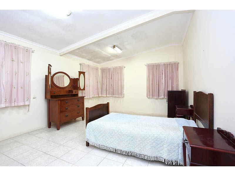 15 Cumming Street, Bongaree QLD 4507