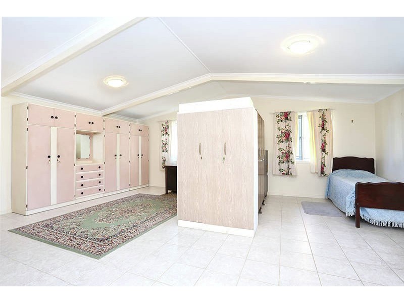 15 Cumming Street, Bongaree QLD 4507