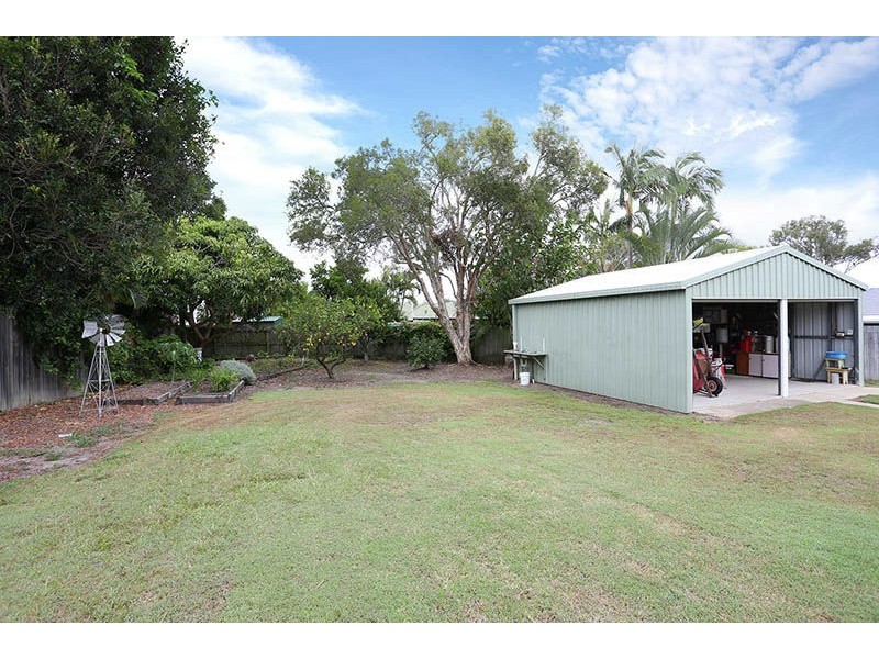 5 Trent Court, Sandstone Point QLD 4511