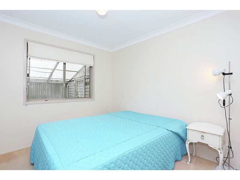 5 Trent Court, Sandstone Point QLD 4511