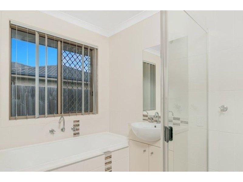 16 Eucalyptus St, Ningi QLD 4511