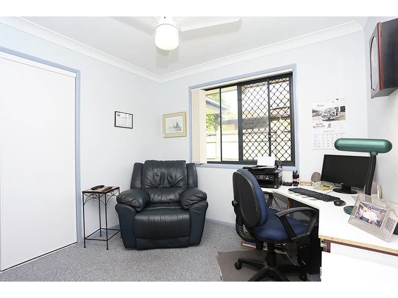 8 Queenscliff Crt, Sandstone Point QLD 4511