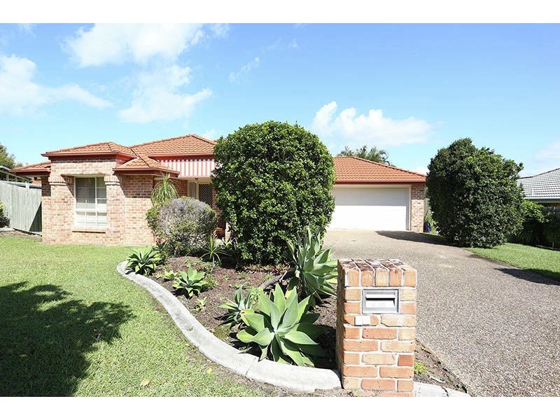 30 Smout Court, Sandstone Point QLD 4511