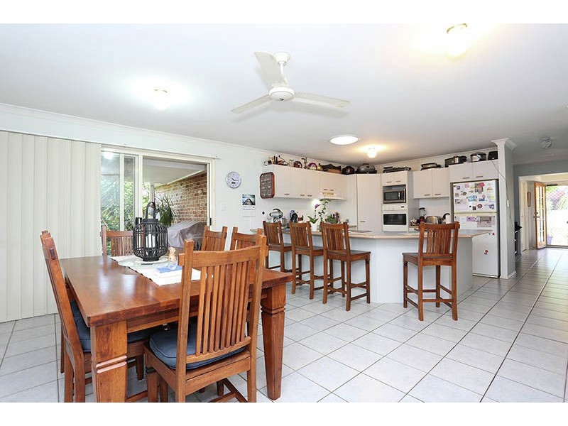 30 Smout Court, Sandstone Point QLD 4511