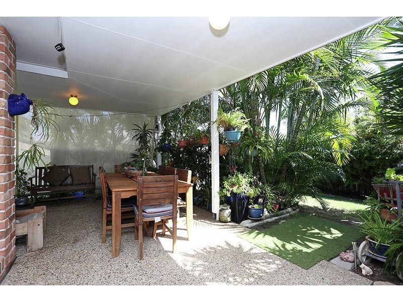 30 Smout Court, Sandstone Point QLD 4511