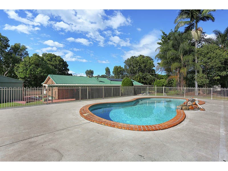 42 Relesah Drive, Ningi QLD 4511
