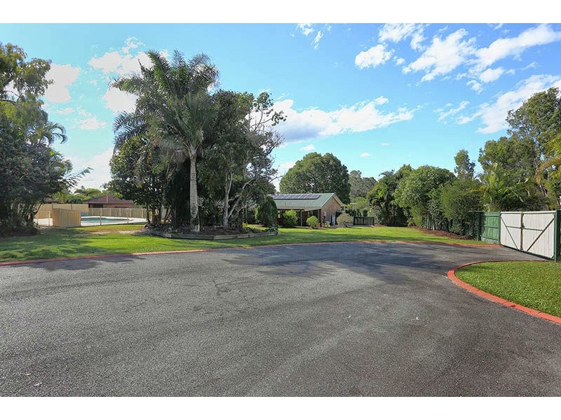 42 Relesah Drive, Ningi QLD 4511