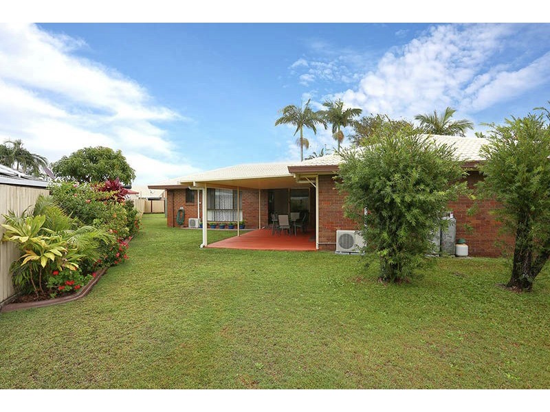 15 Carter Court, Sandstone Point QLD 4511