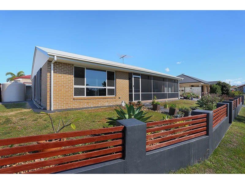 6 Clovelly Place, Sandstone Point QLD 4511