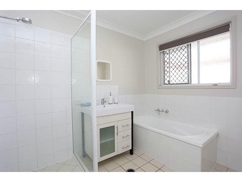 6 Clovelly Place, Sandstone Point QLD 4511