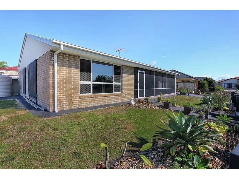 6 Clovelly Place, Sandstone Point QLD 4511