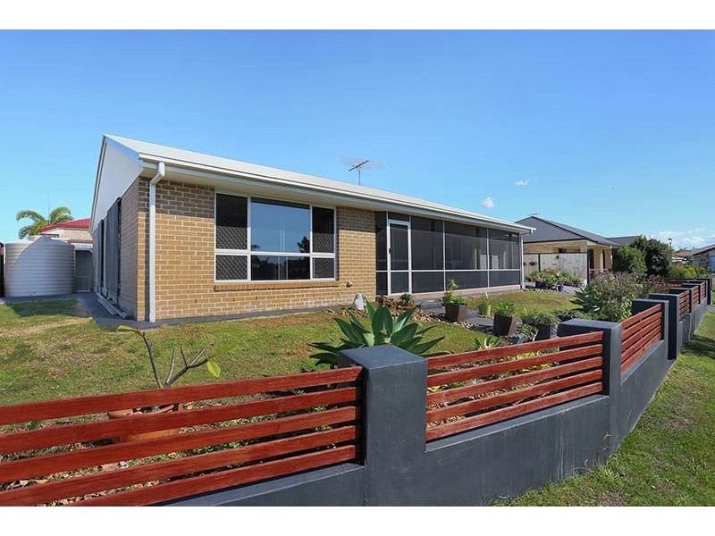 6 Clovelly Place, Sandstone Point QLD 4511